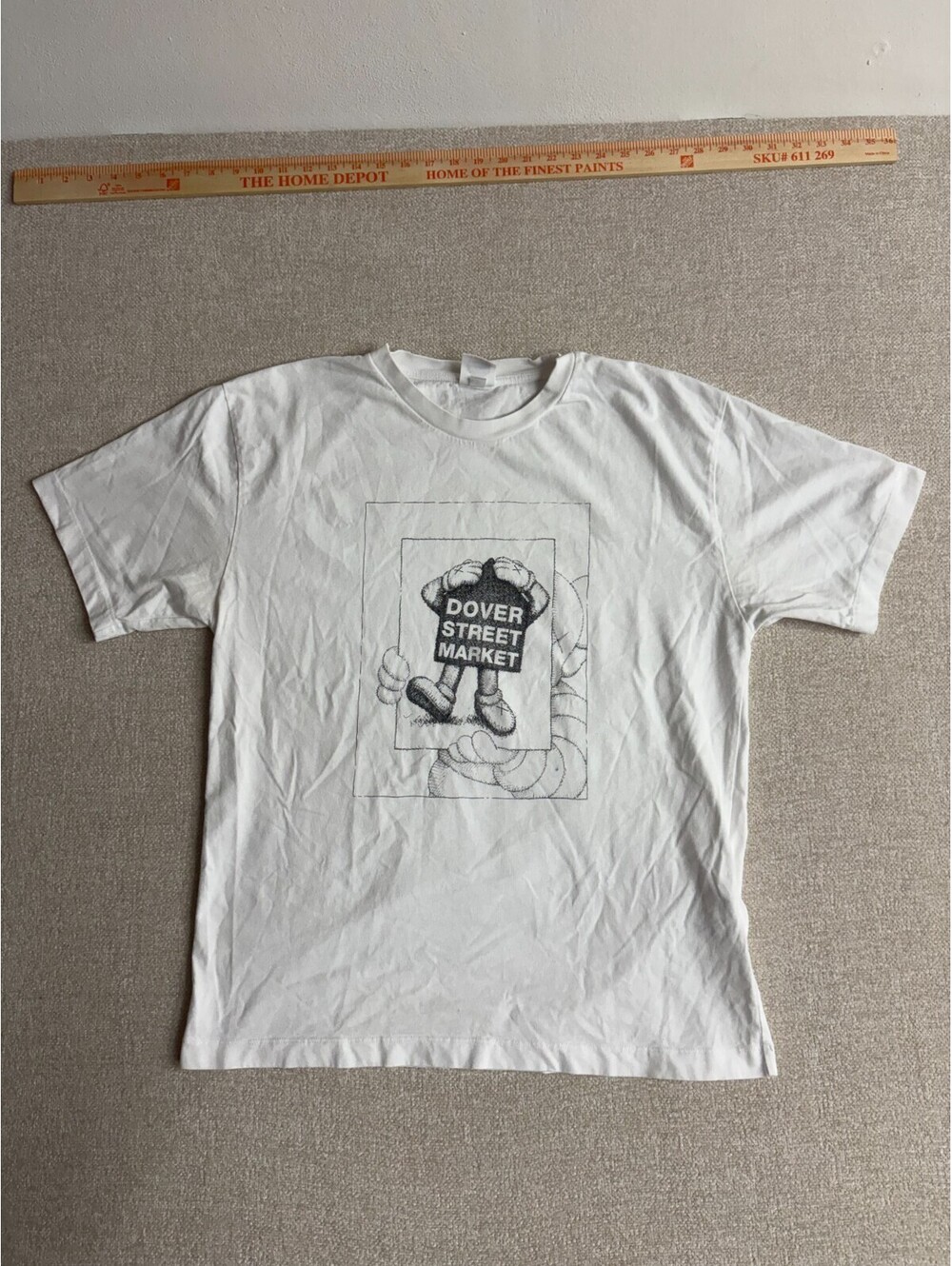 KAWS x Dover Street Market Graphic T-Shirt Mens Size L White Short Sleeve Tee